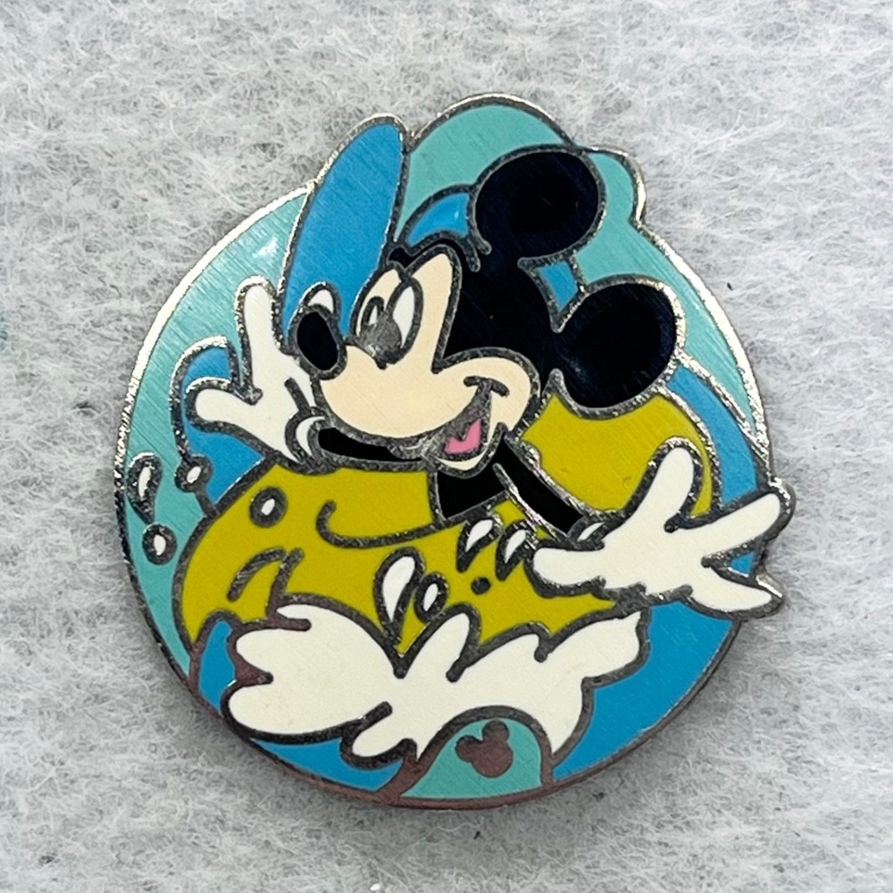 🔮 5/$25 Disney Mickey Mouse Water Inner Tube Pin